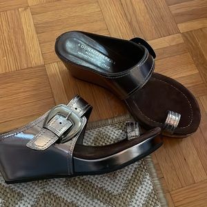 DONALD J PLINER Metallic Silver Wedge Sandal Heels